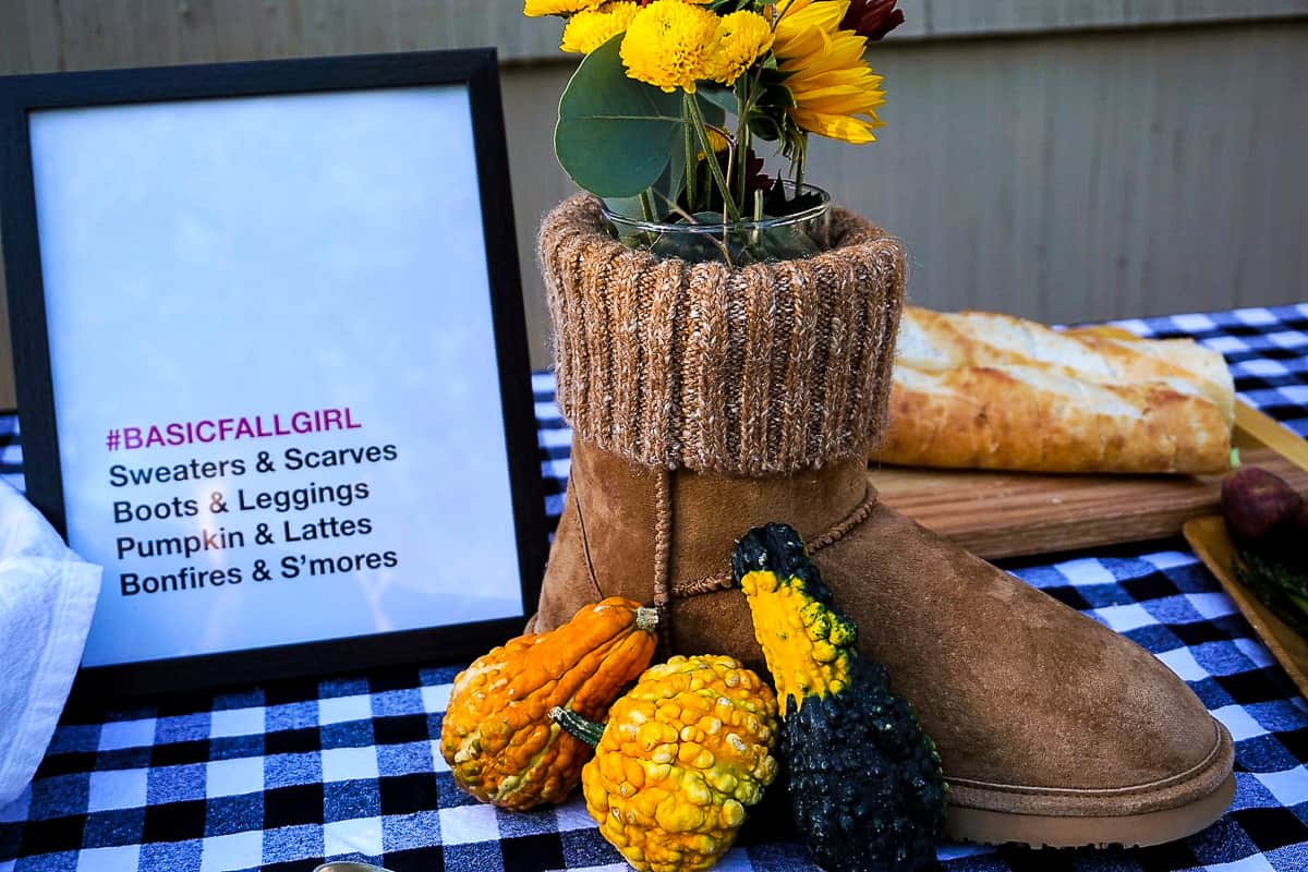 Basic Fall Girl Sign and Centerpiece