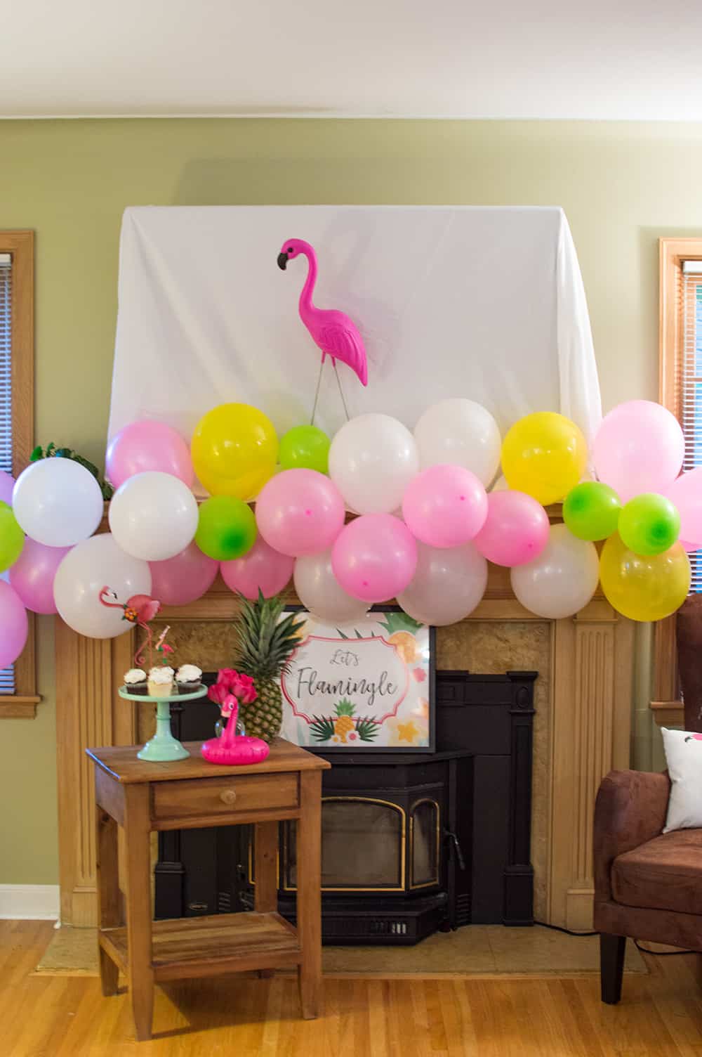 DIY Balloon Garland at this Flocktails and Friendship Mom's Night Out