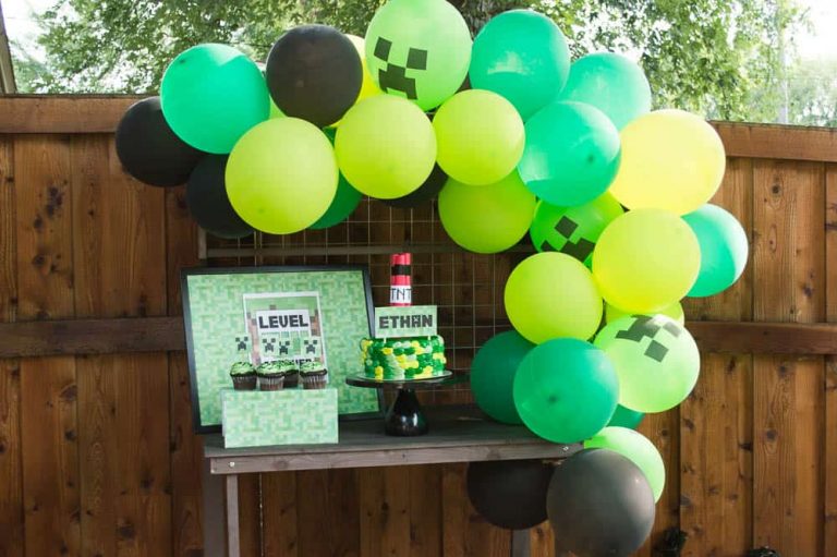 Minecraft party balloons